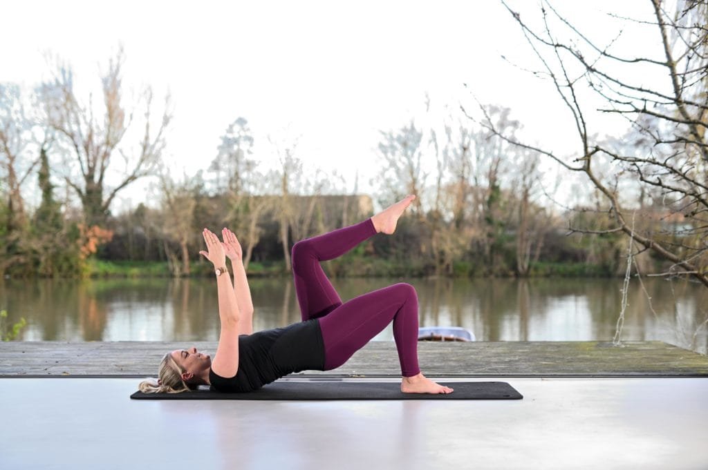 Single Leg Glute Bridge – A Step by Step Guide with Video