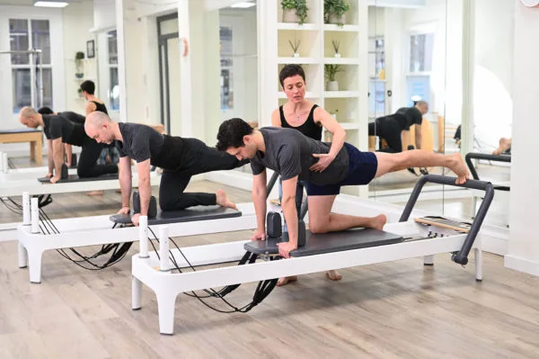 Pilates reformer quadruped